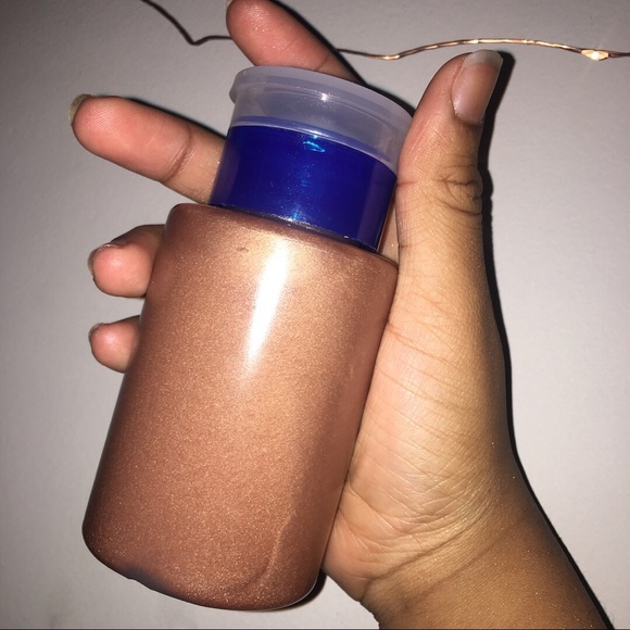 Shimmering Body Oil - Picture 3 of 3